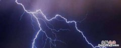 打雷空调关了用不用拔插线头 打雷空调插头要拔掉吗