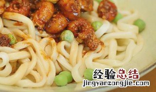 麻辣鸡丁拌面怎么做 麻辣鸡丁拌面如何做