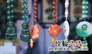 翡翠吊坠玉佛有三个颜色 翡翠吊坠玉佛