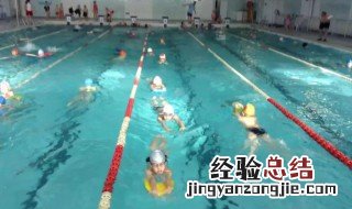 游泳馆用英语怎么说 游泳馆的英语是什么