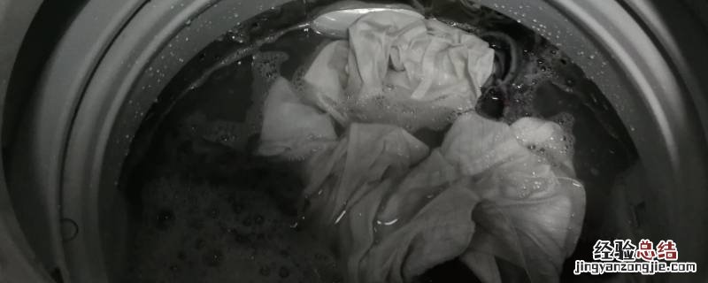 羽绒服是水洗还是干洗 羽绒服是干洗还是水洗?