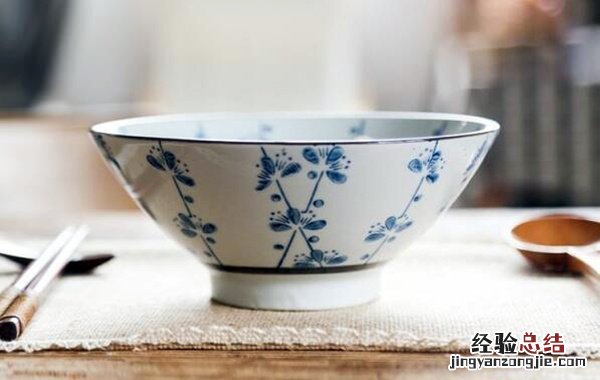 日式和风碎花碗 日式和风陶瓷盘子