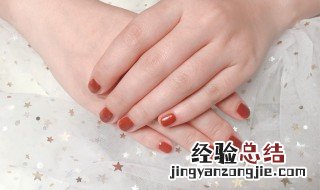 美甲翘边自己怎么补救 指甲翘边怎么补救