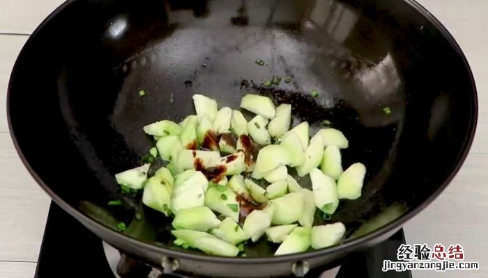 丝瓜炒米饭的做法 丝瓜炒米饭怎么做