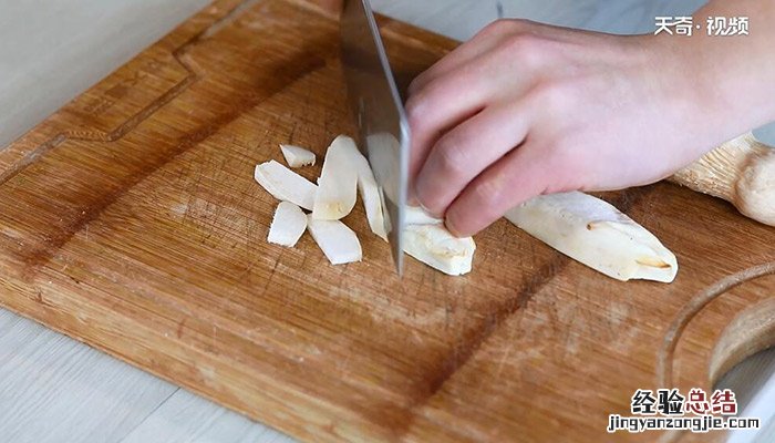 杏鲍菇烩圆白菜的做法 杏鲍菇烩圆白菜的做法大全