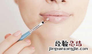 润唇膏可不可以当眼霜用 润唇膏可以当眼霜用吗