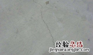 玻璃胶在地上怎么处理掉 地面玻璃胶如何解决