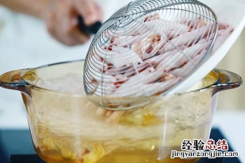 柠檬泡椒凤爪的做法最正宗的做法视频 柠檬泡椒凤爪的做法
