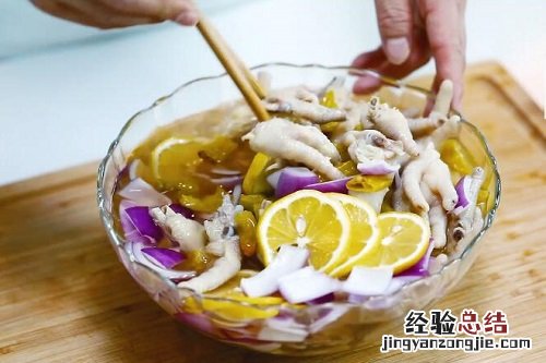 柠檬泡椒凤爪的做法最正宗的做法视频 柠檬泡椒凤爪的做法