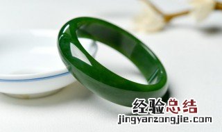 玉髓和翡翠的区别是什么 玉髓和翡翠有什么区别