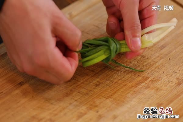 清炖鸡的做法 清炖鸡的做法及配料