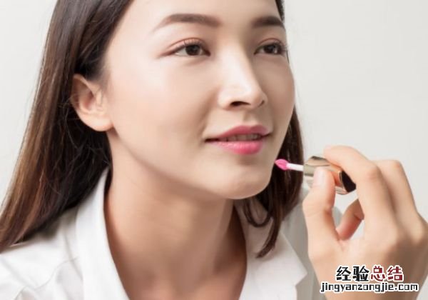 涂口红需要注意什么涂口红需要注意哪些地方