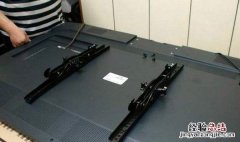 电视机挂壁安装 电视壁挂架安装有门道