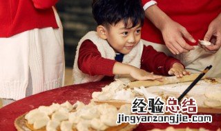 冻饺子粘一坨怎么办 冰冻饺子粘成一坨怎么办