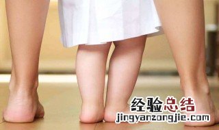 做梦光脚走追别人代表什么 梦见自己光脚追人