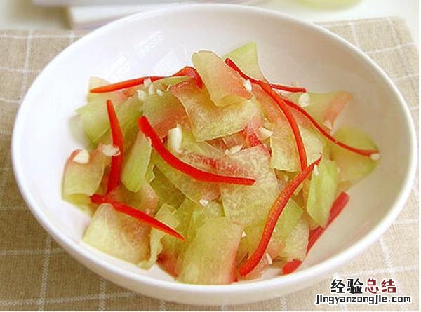 凉拌西瓜皮图片和作用 凉拌西瓜皮的吃法大全窍门