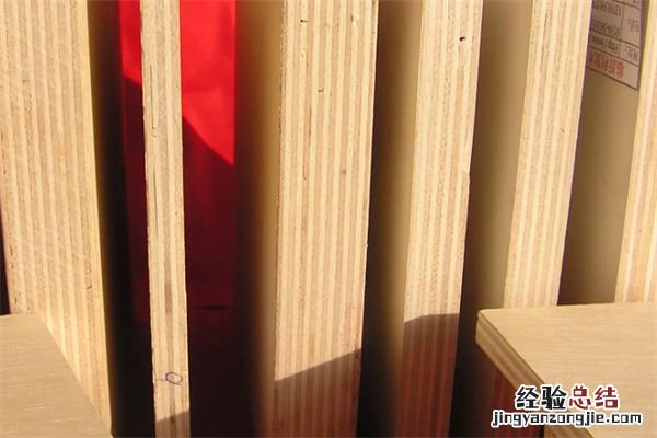 刨花板和密度板哪个好一点 刨花板和密度板哪个好一点呢