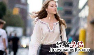溜肩夏天穿什么衣服好看 溜肩女生夏天穿什么衣服好看