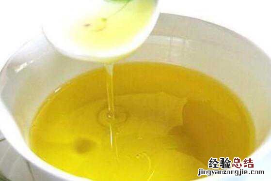 空腹吃山茶油的功效与作用及禁忌 空腹吃山茶油的功效与作用