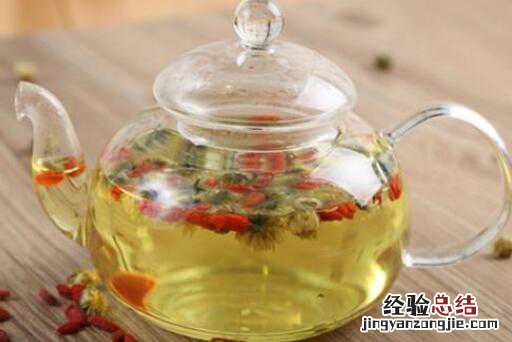 喝菊花水有什么好处 喝菊花水有什么好处吗