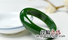 用纸屑鉴别翡翠真假可靠吗 翡翠的鉴定书有假的吗?