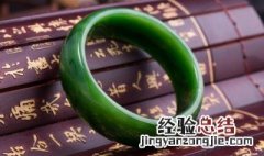 田玉和翡翠玉的区别哪个更好 翡翠和和田玉手感有什么区别