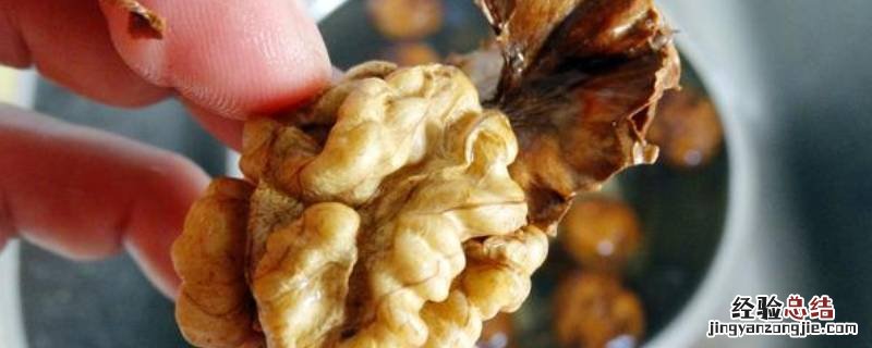 核桃上的膜该不该剥掉 核桃上的那层膜怎么去掉