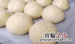淡奶油餐包怎么做 淡奶油餐包的做法窍门