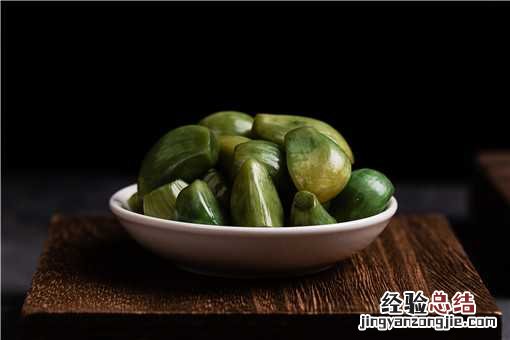 最正宗腊八蒜的腌制方法:腊八蒜怎么腌制又绿又好吃?加这1步就