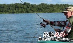 前打竿怎么诱钓鲫鱼鲤鱼 野钓鲫鱼提竿技巧
