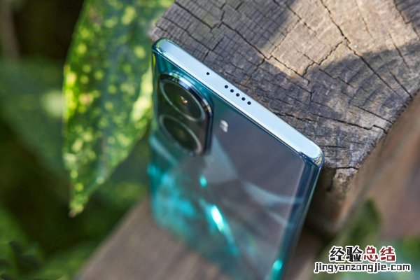 荣耀60pro是双扬声器吗