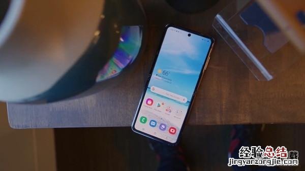 三星galaxy z flip屏幕材质是什么 三星galaxy z flip使用的是什