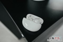 oppoencofree2怎么连接手机