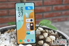 vivox60pro+是曲面屏吗