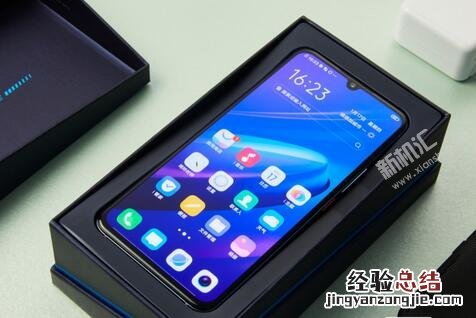 iQOO羽光白配色怎么样好看吗 真机体验图赏