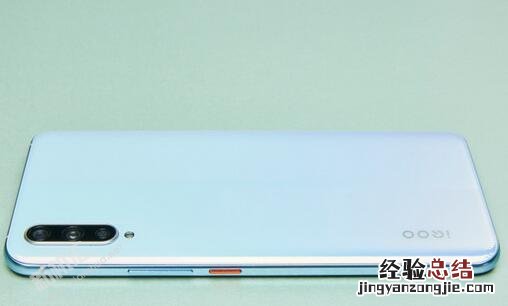 iQOO羽光白配色怎么样好看吗 真机体验图赏