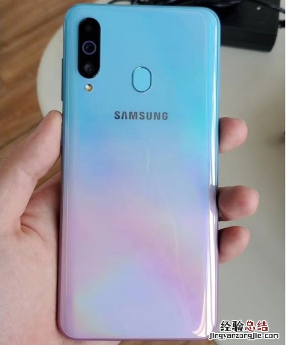 三星Galaxy A60蓝红渐变版怎么样