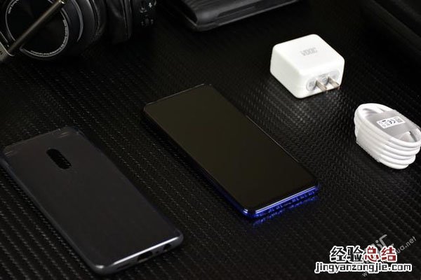 realme x手机自带贴膜吗 还需要贴膜吗