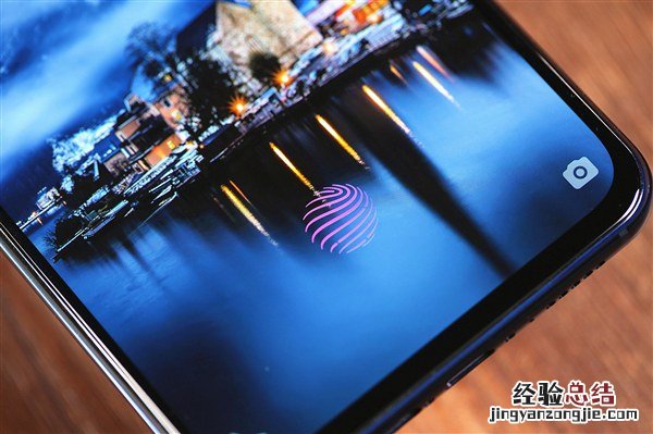 屏下指纹领衔 2018智能手机十大技术创新盘点