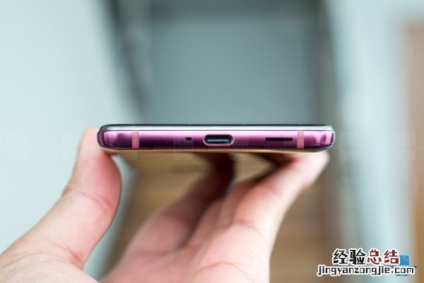 HTC U12+真机上手图赏:看起来相当漂亮