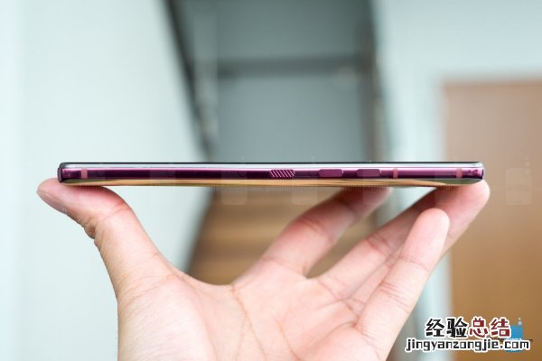 HTC U12+真机上手图赏:看起来相当漂亮
