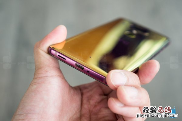 HTC U12+真机上手图赏:看起来相当漂亮