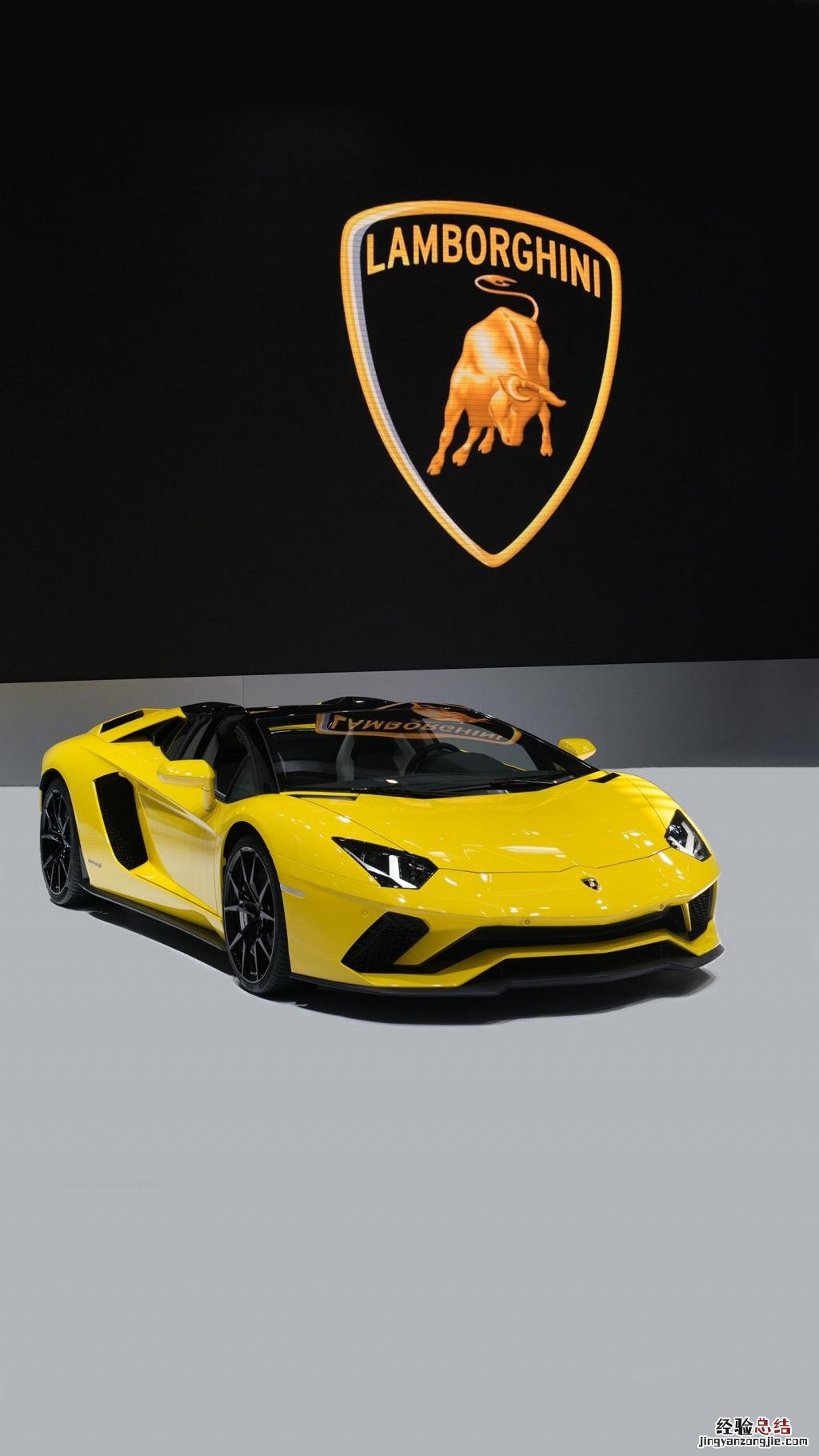 26张车标图片手机壁纸大全 保时捷/奔驰/宝马车标合集壁纸