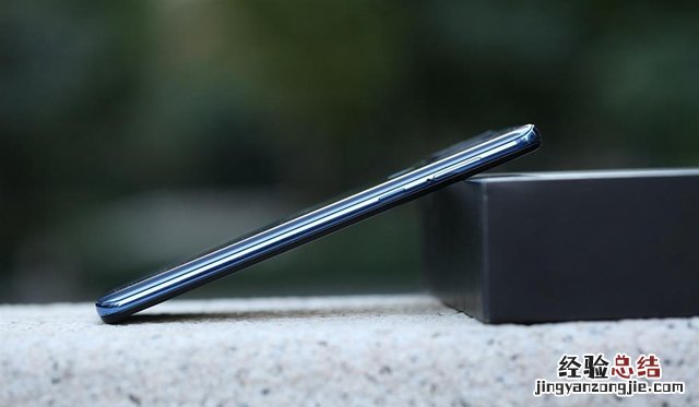 小米MIX 3宝石蓝开箱图赏：磁动力滑盖手感好！