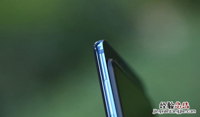 小米MIX 3宝石蓝开箱图赏：磁动力滑盖手感好！