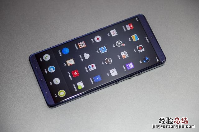 坚果Pro2S真机图赏 机身更加纤薄炫酷