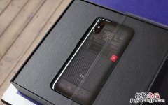 小米8透明探索版开箱图赏 全球首款压感屏幕指纹识别