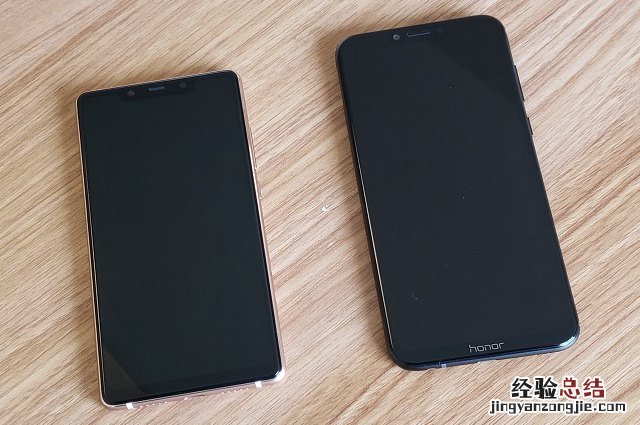 小米8SE和荣耀Play对比图赏 外观哪个好看?