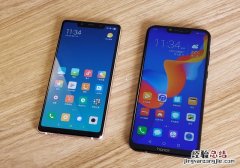 小米8SE和荣耀Play对比图赏 外观哪个好看？