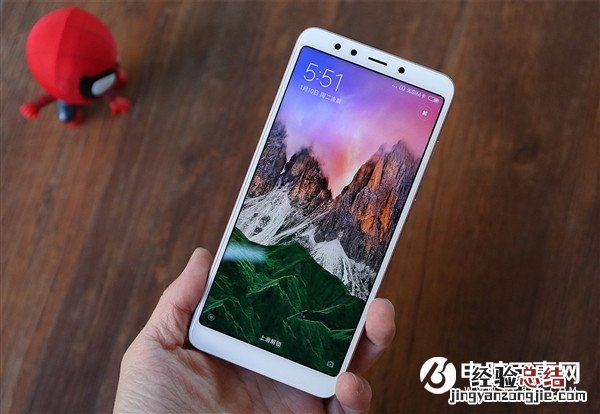 红米5怎么装卡/插卡?红米5 SIM卡安装教程